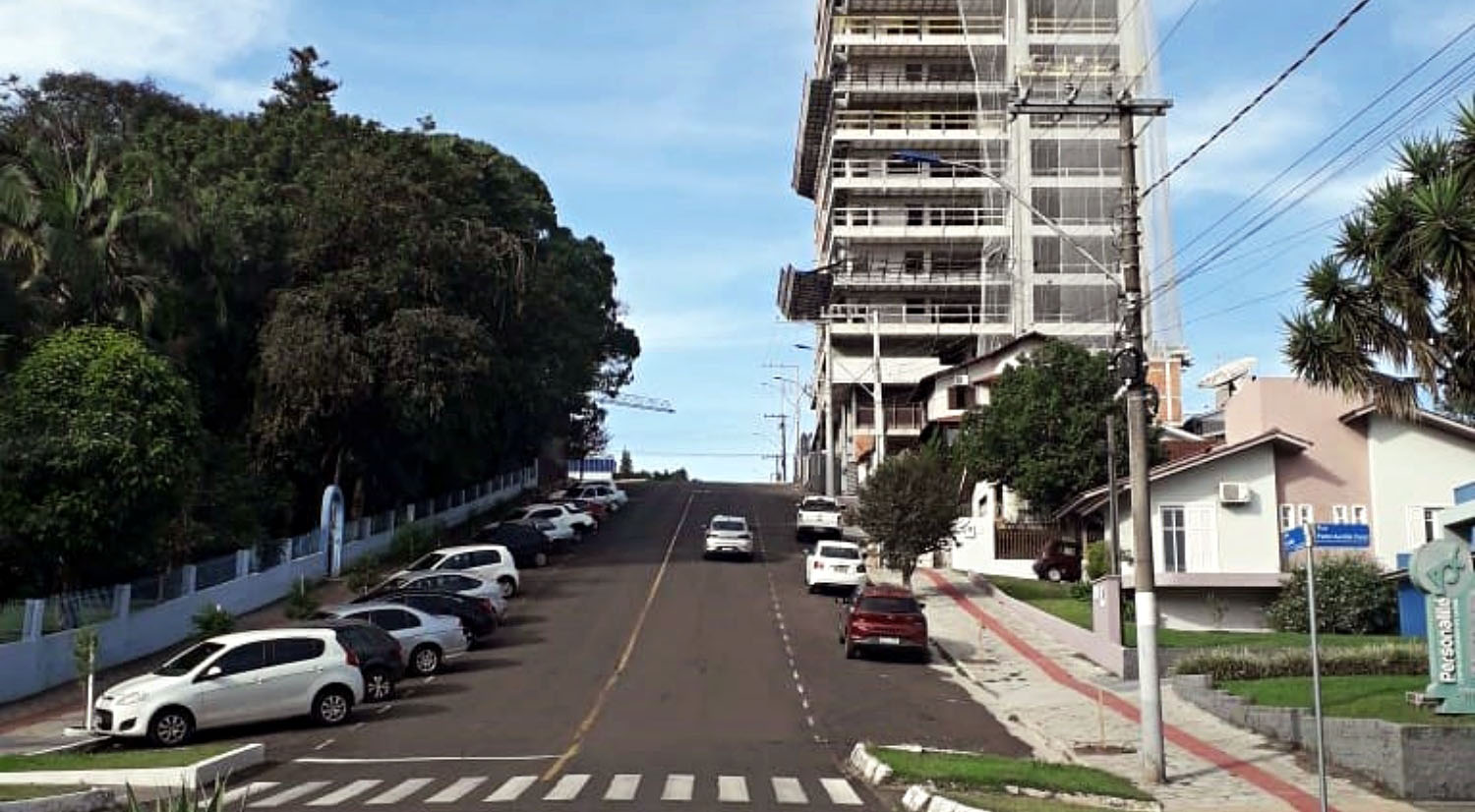 Vereadora propõe transformar "Morro da Gruta" em rua aos moldes de ponto turístico da Califórnia