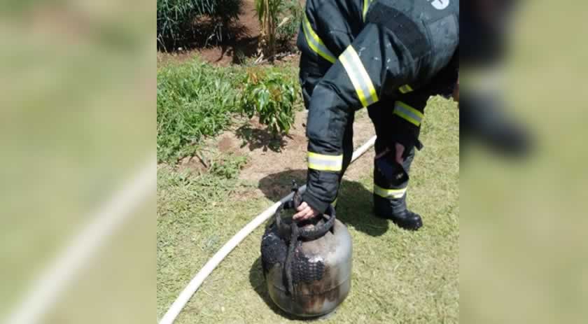 Princípio de incêndio atinge residência e mobiliza Bombeiros