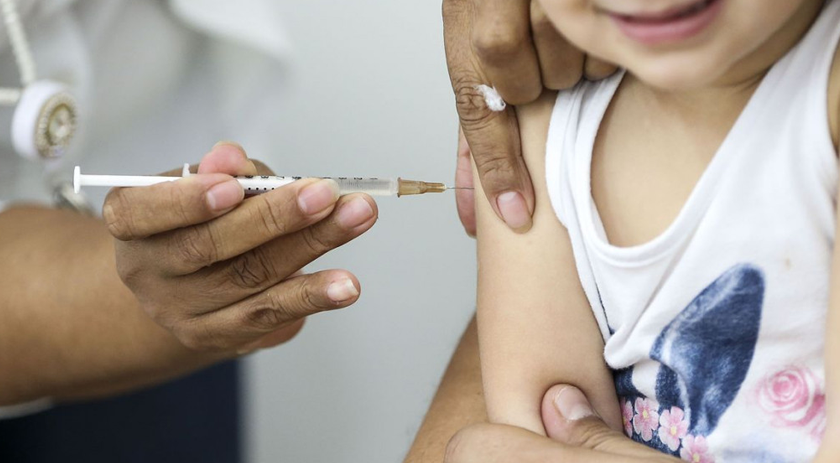 Brasil recebe 1º lote da vacina para crianças; SC ficará com 38.280 doses