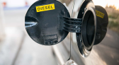 Pela primeira vez em 18 anos, diesel fica mais caro do que a gasolina