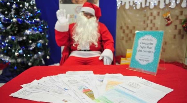 Campanha Papai Noel dos Correios tem cartinhas para adoção em Santa Catarina