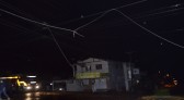 Temporal provoca destelhamento de casas, quedas de árvores e deixa bairros sem luz em SMOeste e região