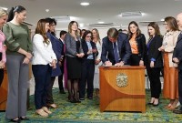 Presidente Bolsonaro sanciona lei que garante R$400 no Auxilio Brasil para famílias em vulnerabilidade, entre outros